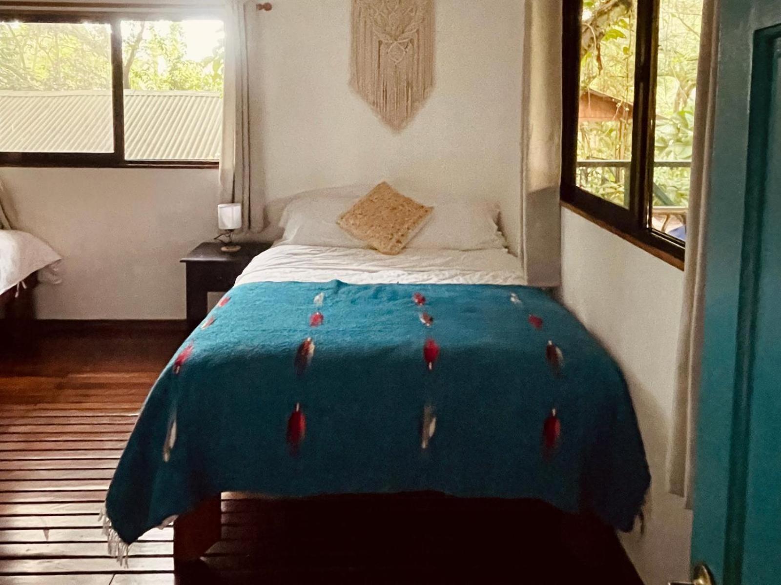 Casa Colores Montezuma Rum bild